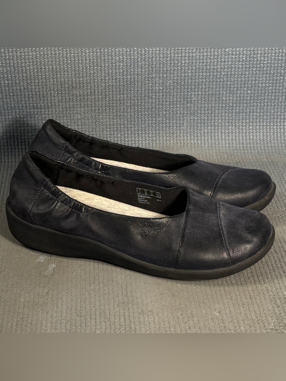 Clarks‎ Cloudsteppers Sillian Intro Navy Blue Slip On Shoes Women’s Size 9.5